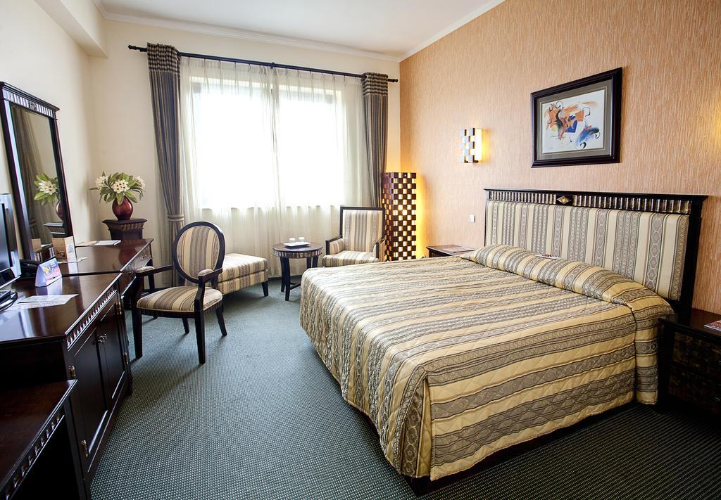 Hotel Tecadra Pipera Extérieur photo