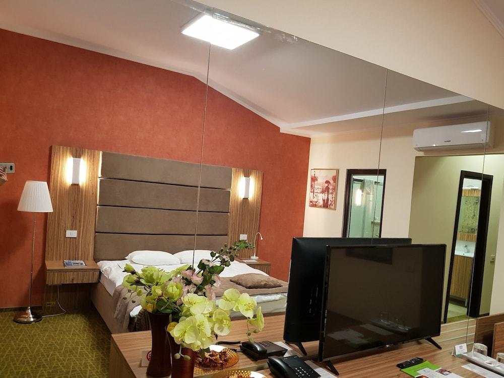 Hotel Tecadra Pipera Extérieur photo