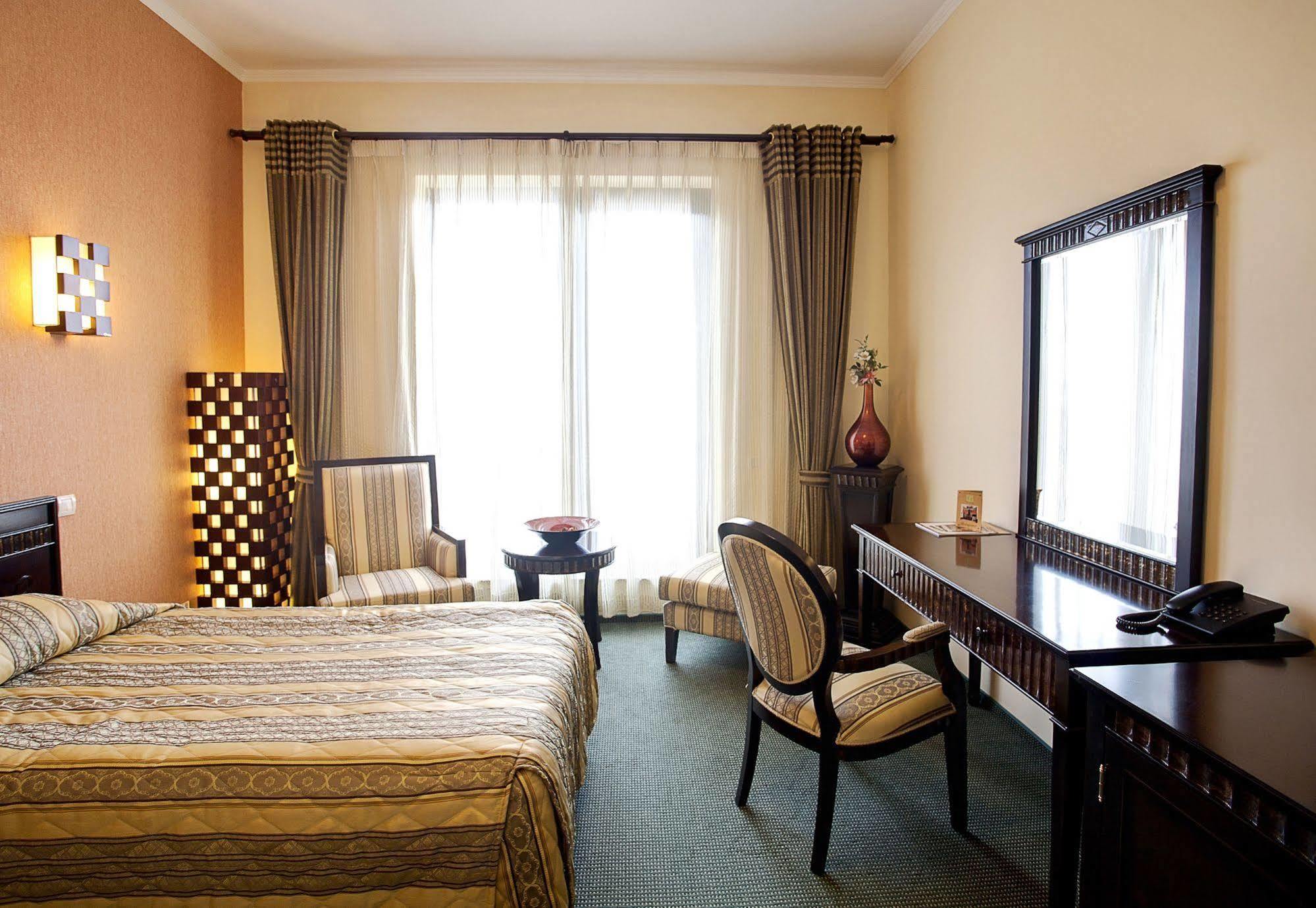 Hotel Tecadra Pipera Extérieur photo