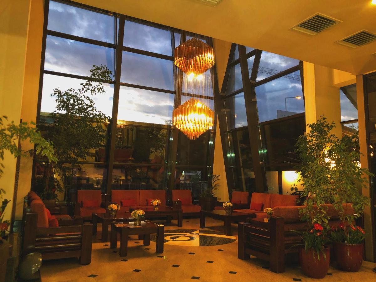 Hotel Tecadra Pipera Extérieur photo