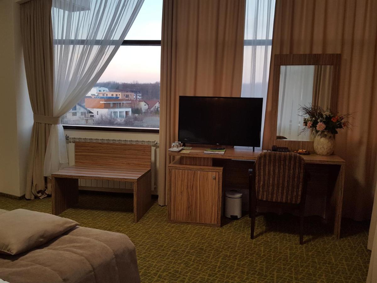 Hotel Tecadra Pipera Extérieur photo